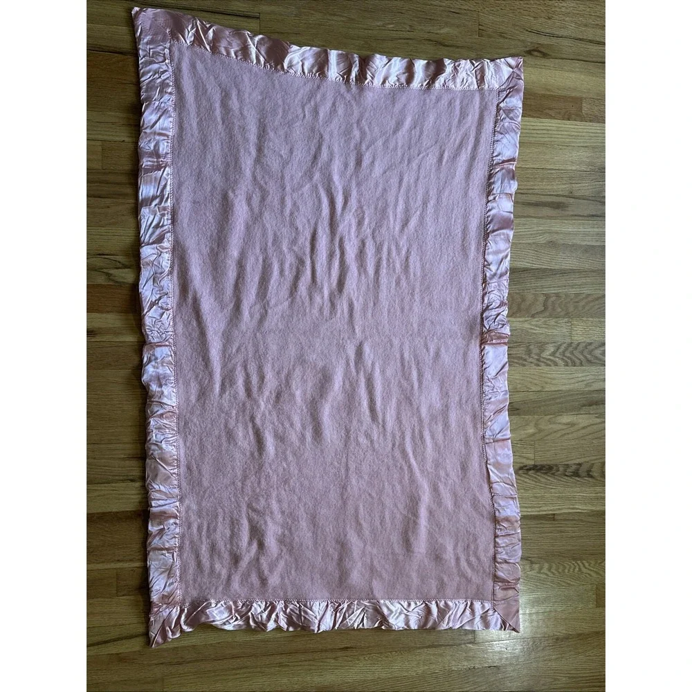 Vintage Satin Trim Acrylic Baby Blanket Pink Retro Crib 48